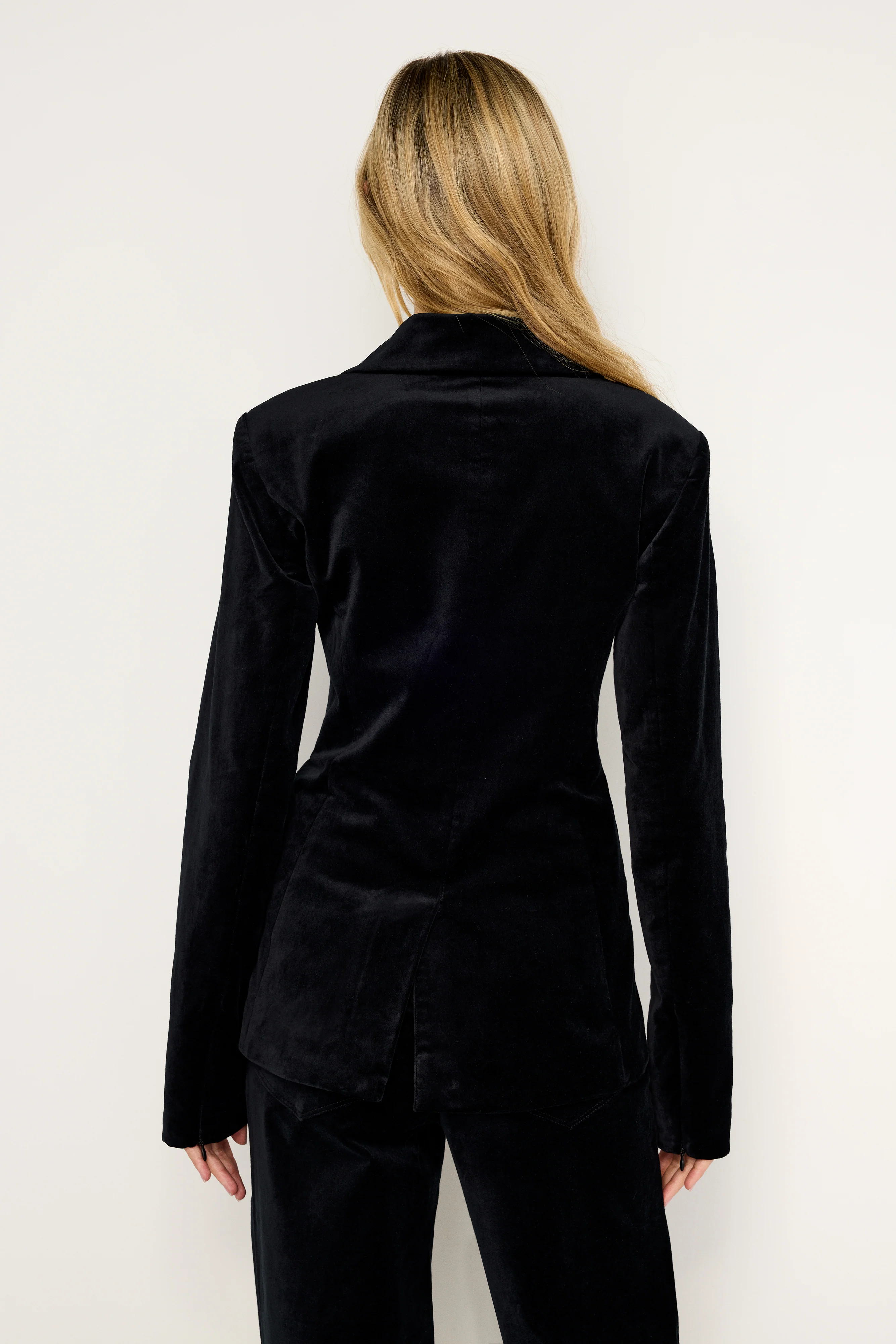 VELVET SCULPTED BLAZER Black001 8 VELVET SCULPTED BLAZER Black001