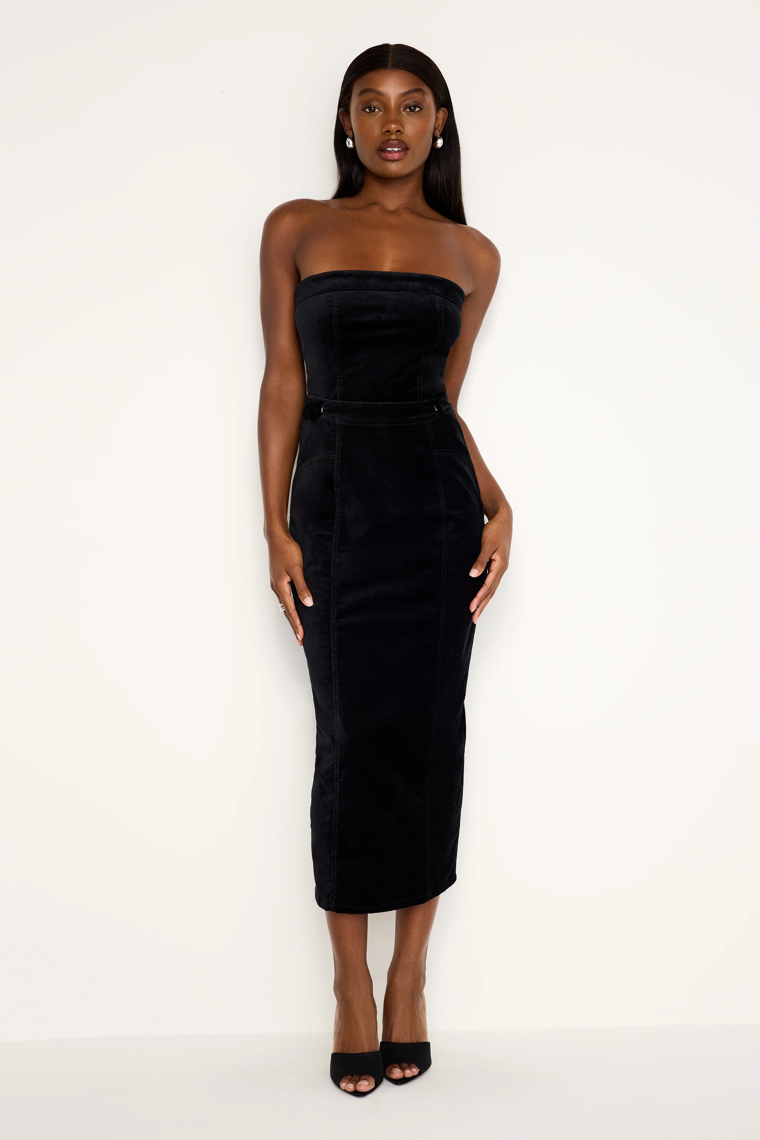 FIT FOR SUCCESS STRAPLESS VELVET DRESS Black001