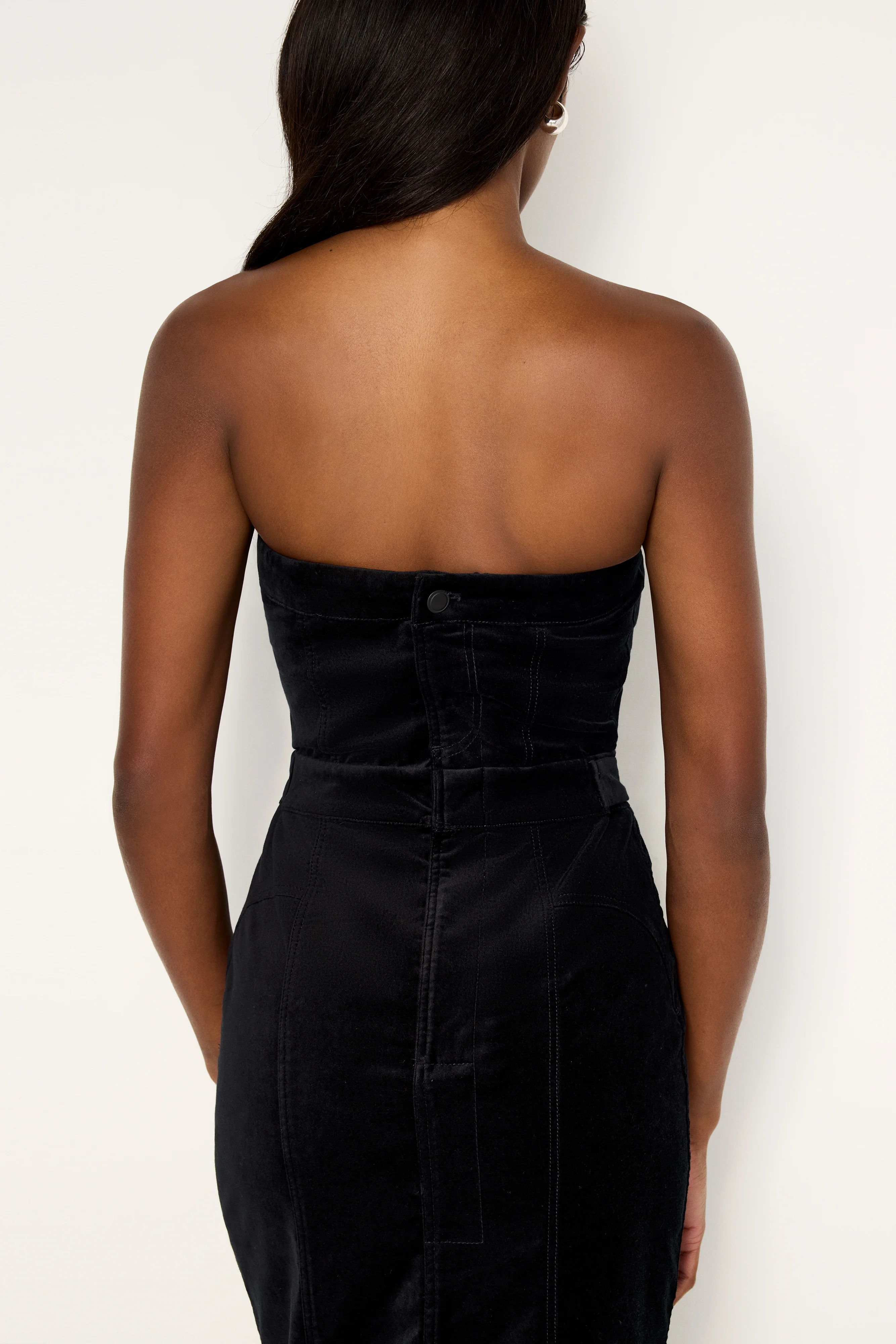 FIT FOR SUCCESS STRAPLESS VELVET DRESS Black001 3 FIT FOR SUCCESS STRAPLESS VELVET DRESS Black001