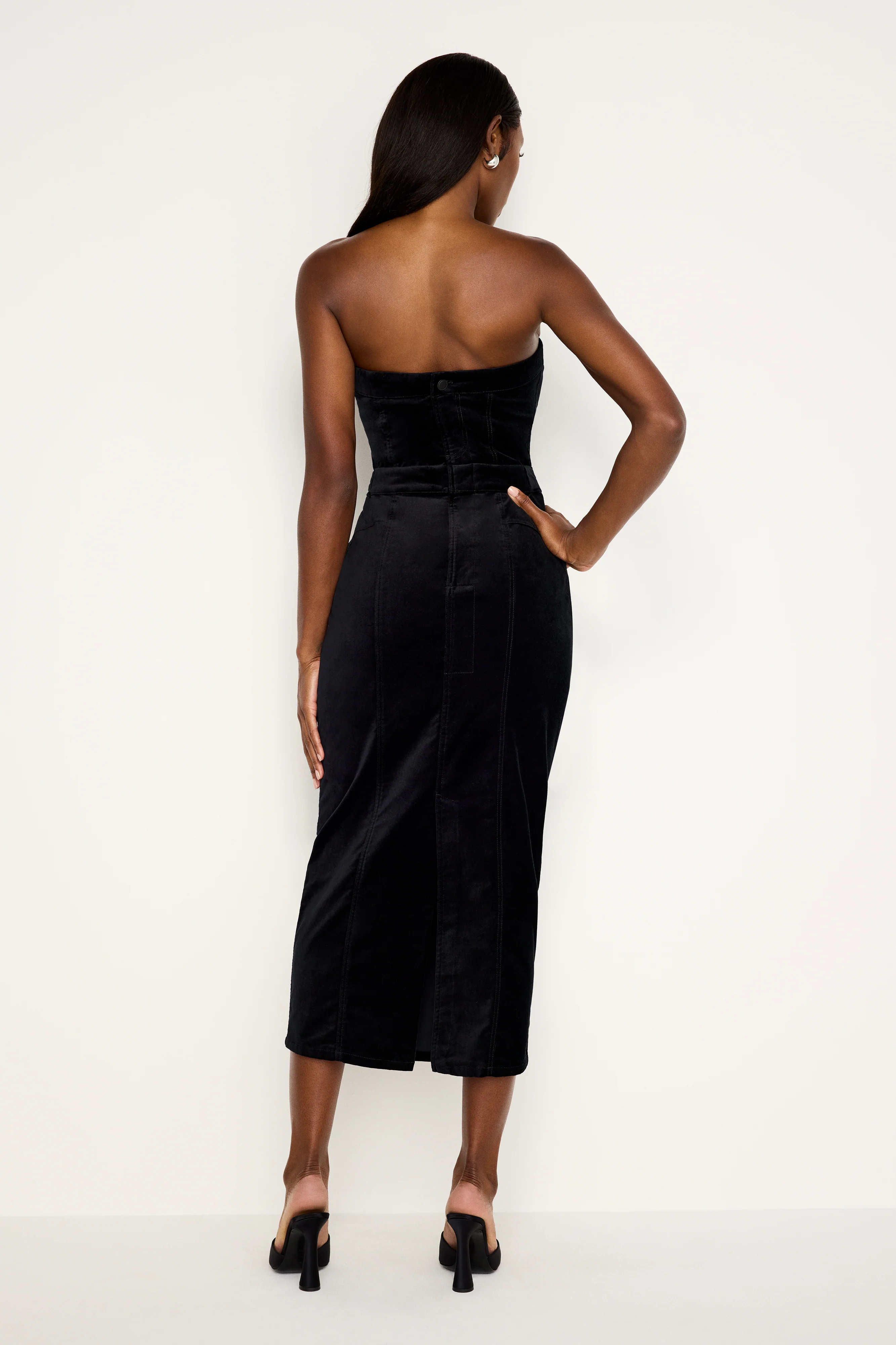 FIT FOR SUCCESS STRAPLESS VELVET DRESS Black001 4 FIT FOR SUCCESS STRAPLESS VELVET DRESS Black001