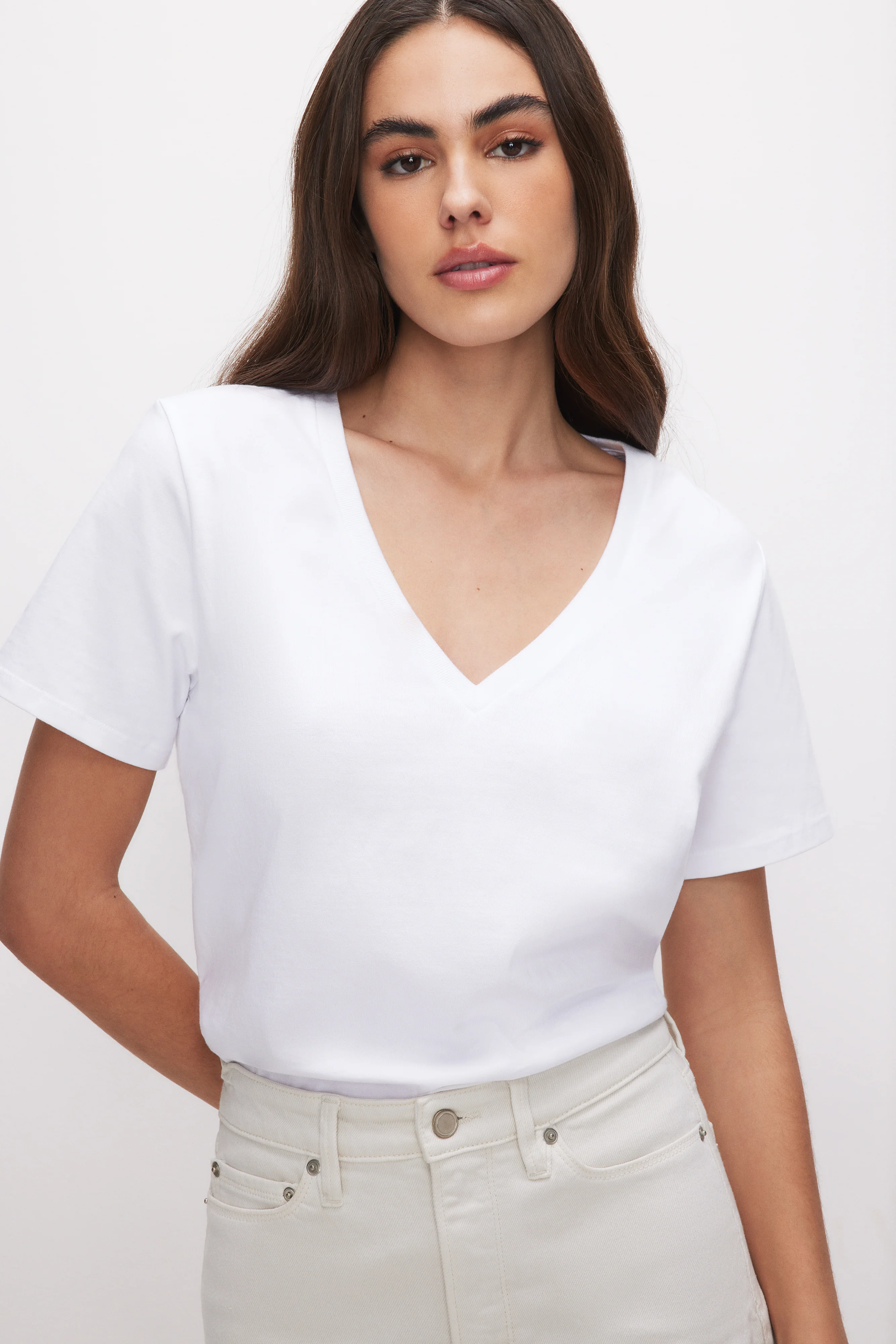 COTTON CLASSIC V-NECK TEE White001