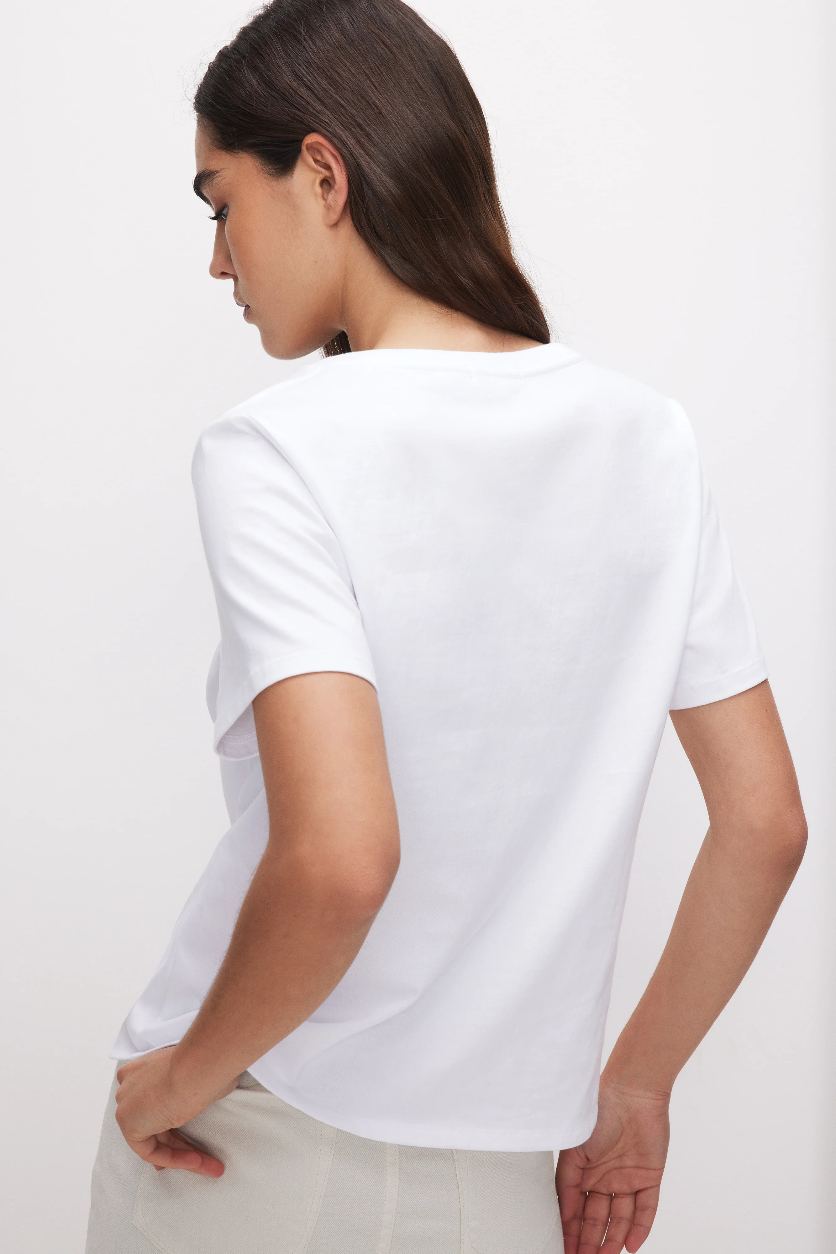 COTTON CLASSIC V-NECK TEE White001