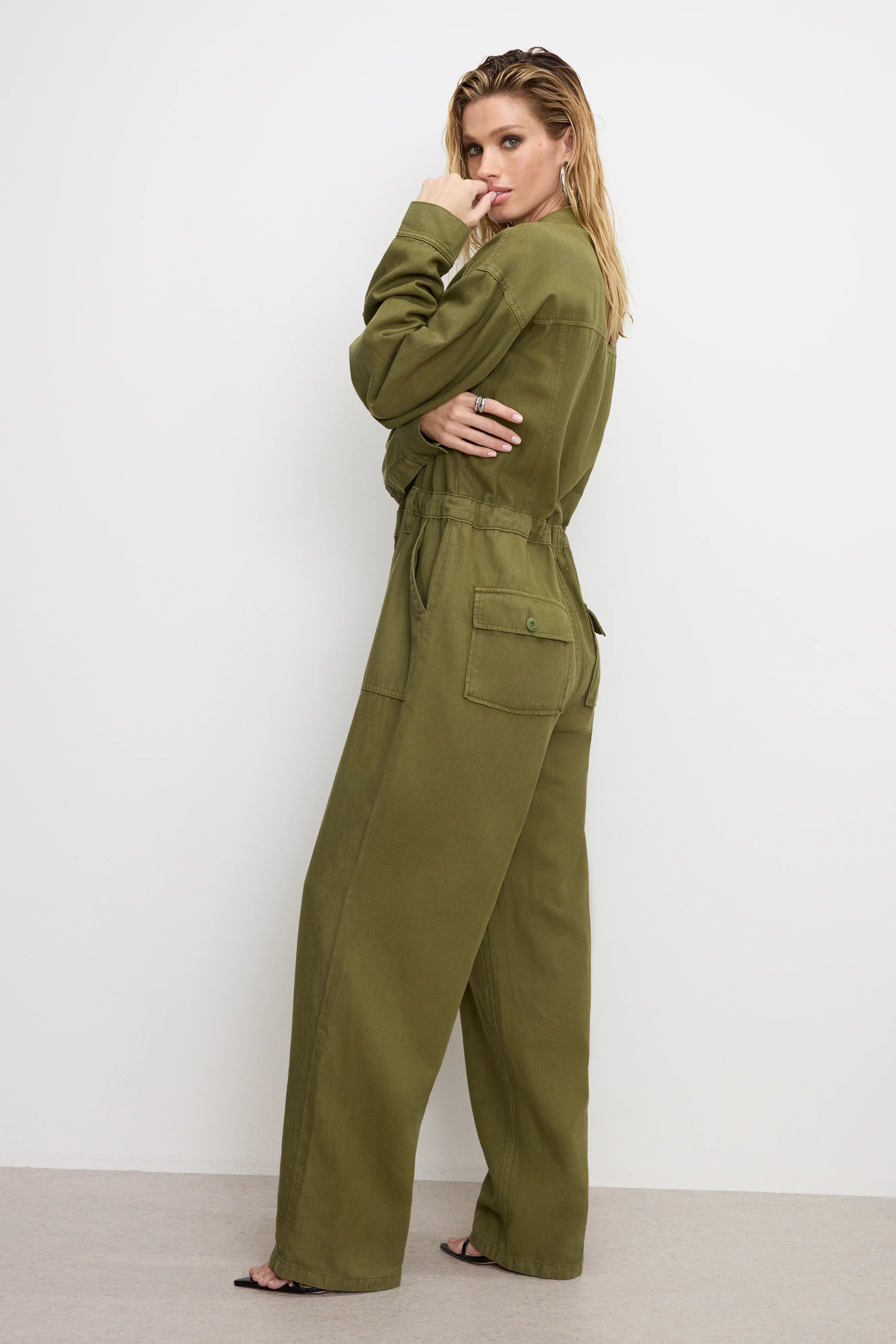 LITE LINEN OVERSIZED JUMPSUIT Martini olive002