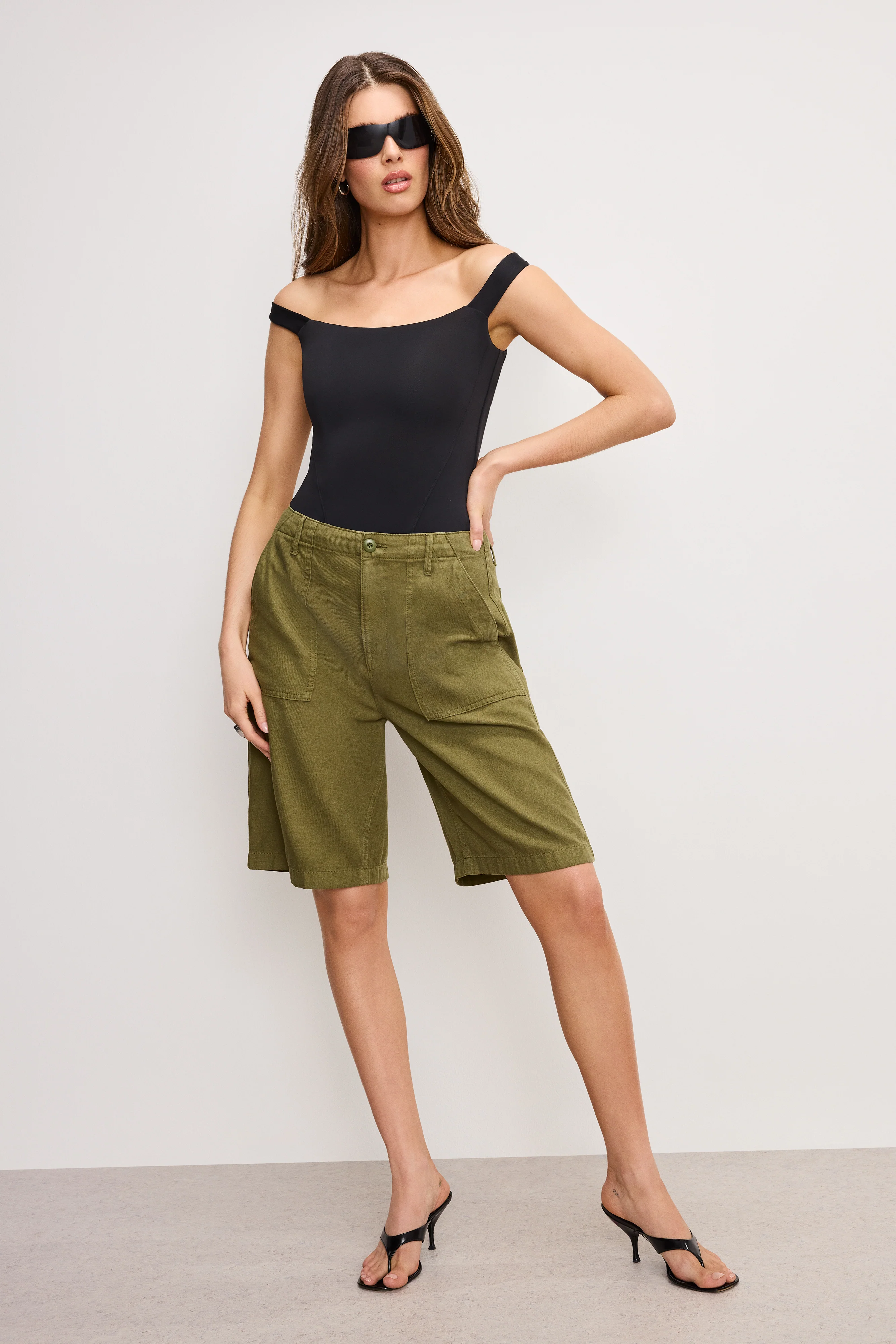 LITE LINEN BERMUDA SHORT Martini olive002