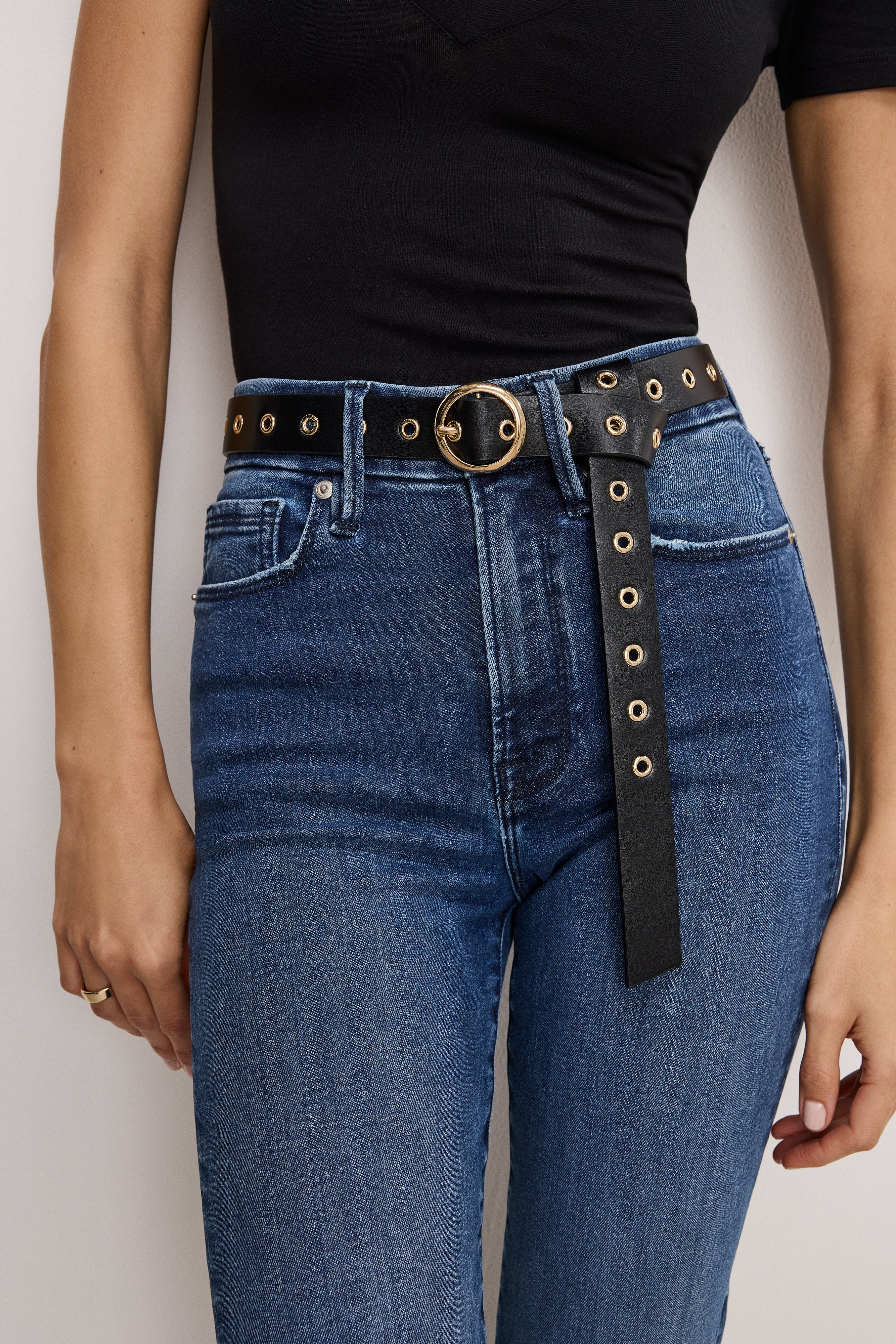 SKINNY EYELET BELT Black001