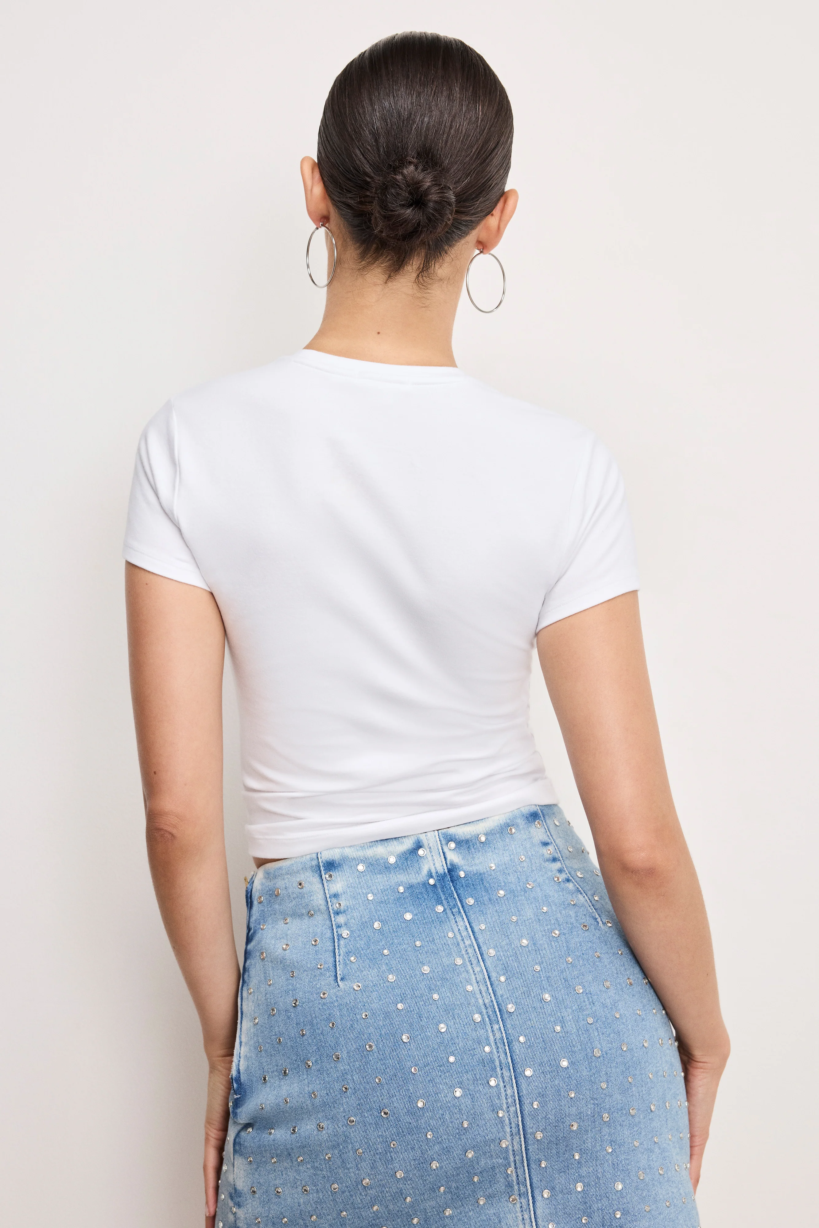 DOLLY SIGNATURE SUPER STRETCH BABY TEE White001 3 DOLLY SIGNATURE SUPER STRETCH BABY TEE White001