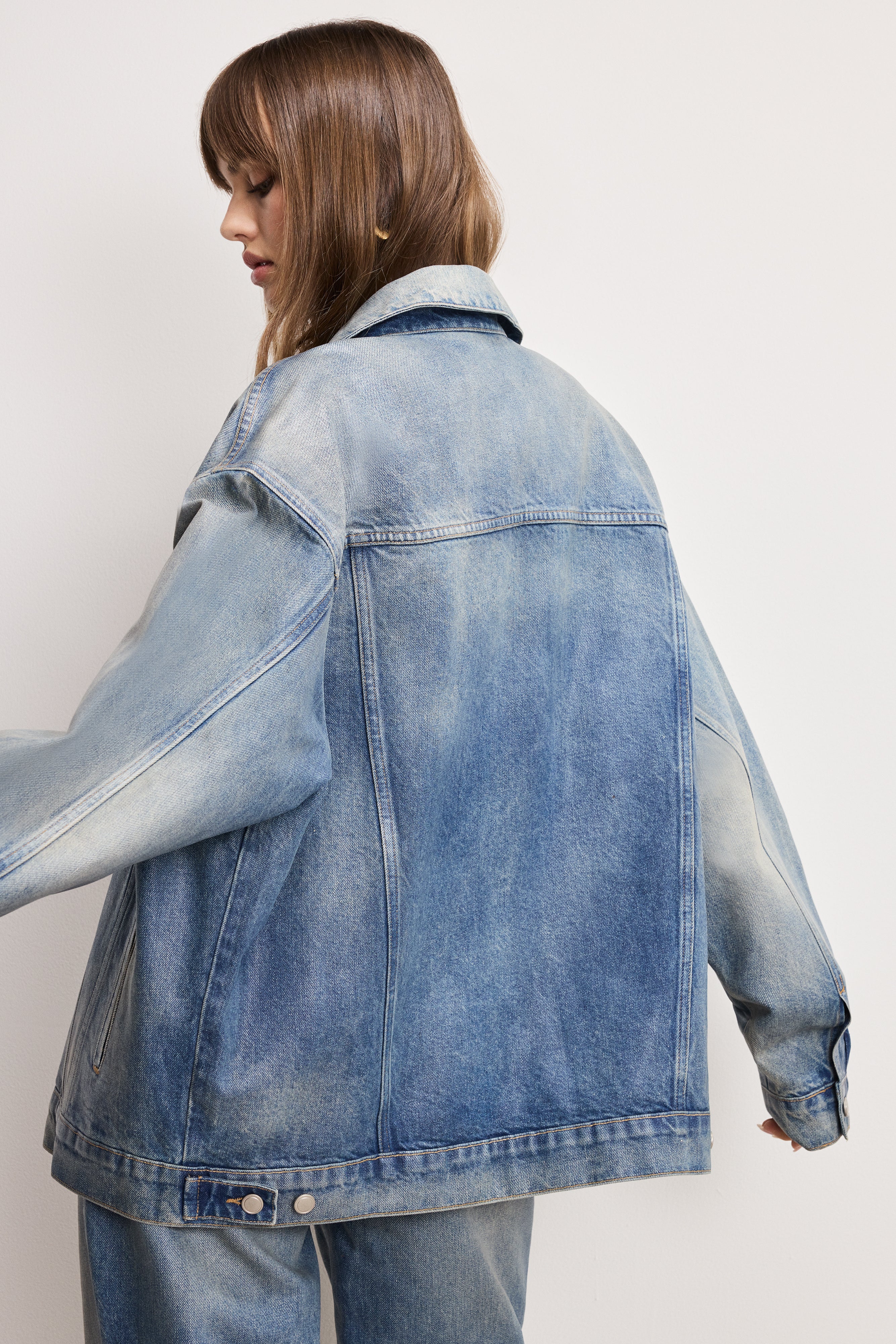 COATED OVERSIZED DENIM JACKET Indigo927