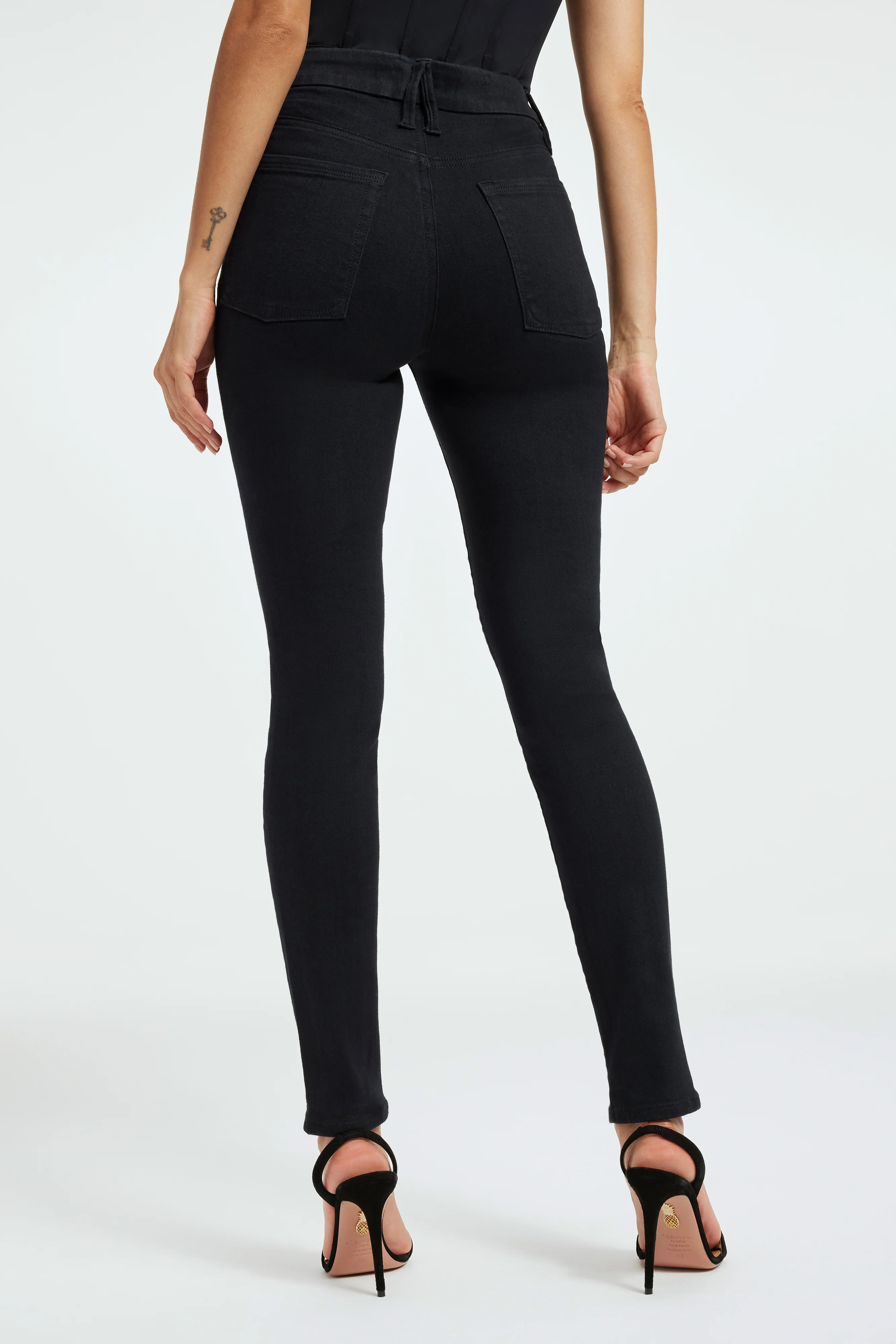 POWER STRETCH PULL-ON SKINNY JEANS Black001
