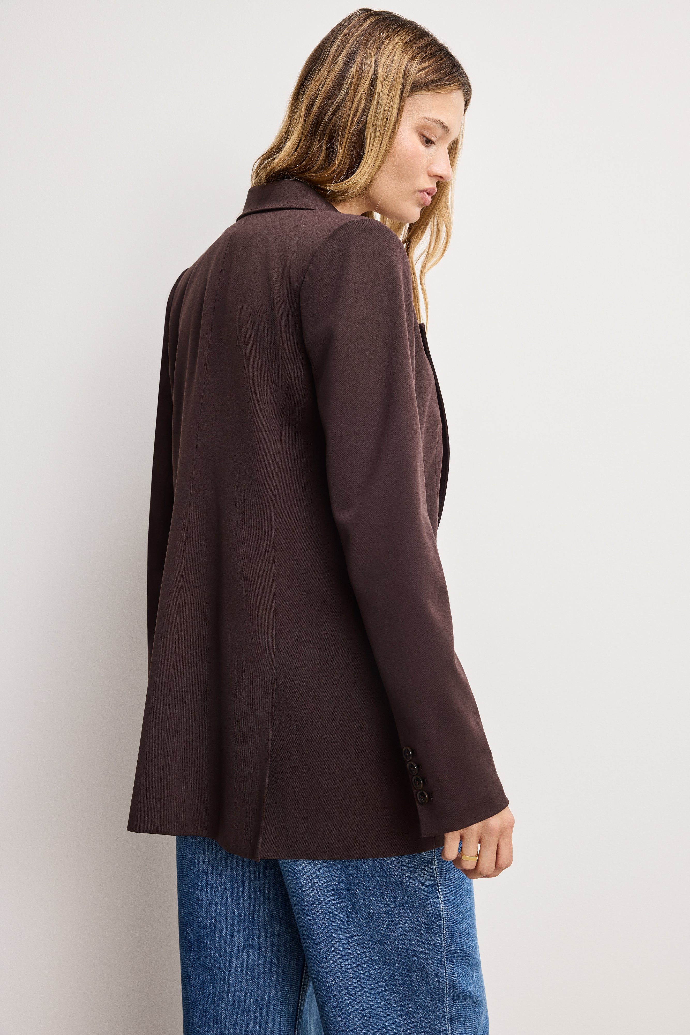 ESSENTIAL SUITING OVERSIZED DOUBLE BREASTED BLAZER Dark chocolate 3 ESSENTIAL SUITING OVERSIZED DOUBLE BREASTED BLAZER Dark chocolate